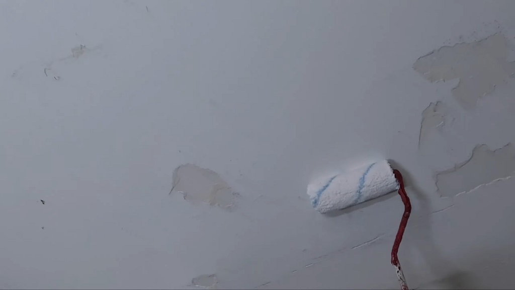 Kvašenje plafona običnim valjkom